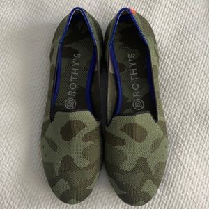 NEW Rothy’s Camo Loafer size 8